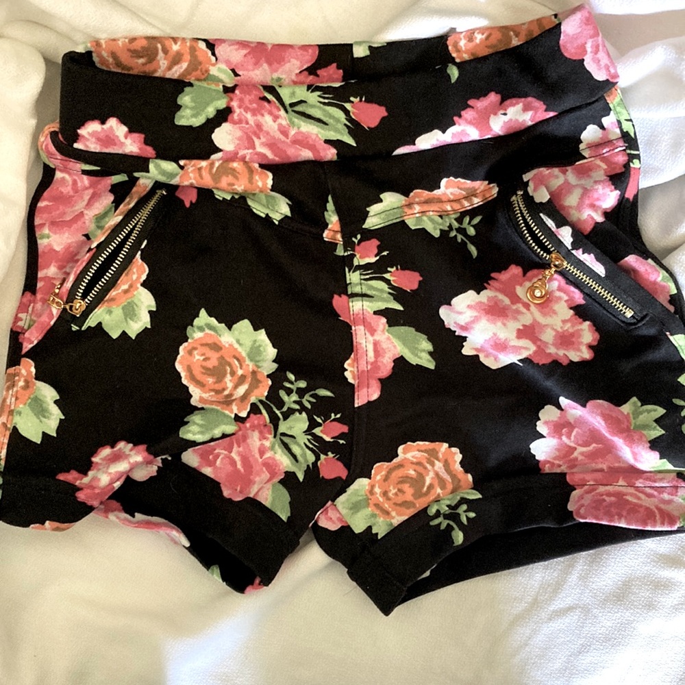 Women floral high wasted shorts